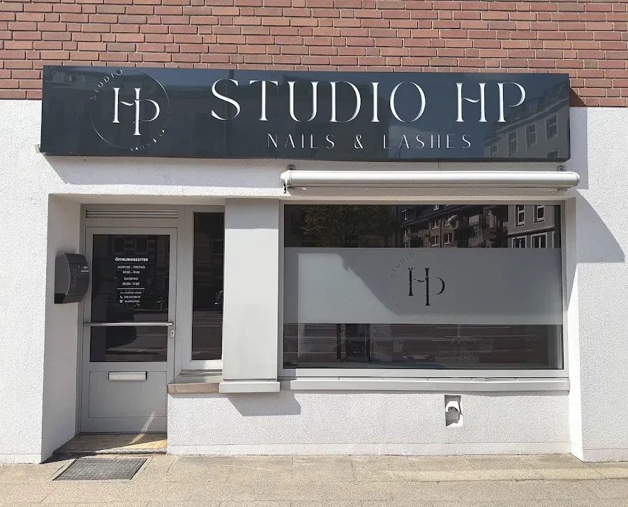 Ladenfront von Studio HP Nails & Lashes in der Gärtnerstraße 88